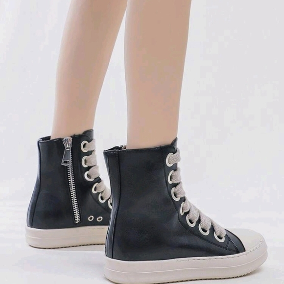 Black High-Top Women's Sneakers with Cream Laces - Picture 4 of 6